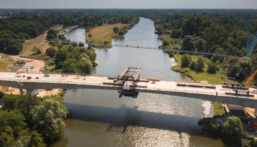 Most nad Odrą ma 700 metrów długości. Konstrukcja połączyła właśnie dwa brzegi Odry