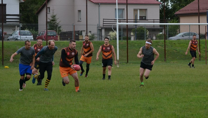 Wrocław Lions regularnie szukają zawodników, którzy wzmocnią zespół futbolu australijskiego