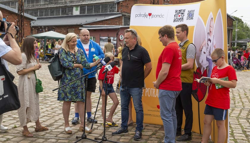 900 kart po tysiąc złotych na zakupy dla uchodźców z Ukrainy rozdano w Czasoprzestrzeni