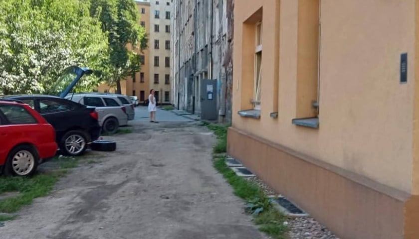Podwórze w obrębie ul. Łowieckiej, pl. Staszica i ul. Biskupa Tomasza Pierwszego przejdzie renowację