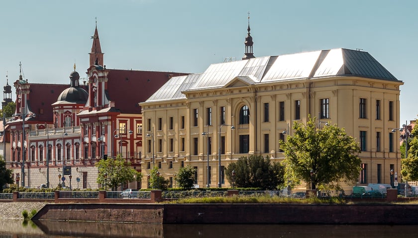 L’UNI swój wyjątkowy charakter zawdzięcza połączeniu zabytkowych elementów z nowoczesną myślą architektoniczną