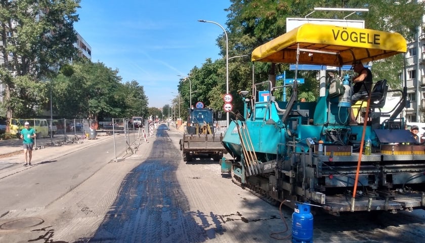 W ciągu następnych kilku tygodni ul. Piękna uzyska nową nawierzchnię. Prace mają potrwać do końca sierpnia.