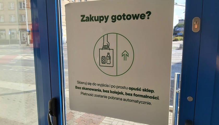 Bezobsługowe Żabki są coraz śmielej otwierane w kolejnych miastach