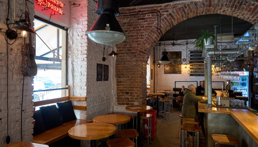 Kombinat to znany pub na pl. Solnym we Wrocławiu.