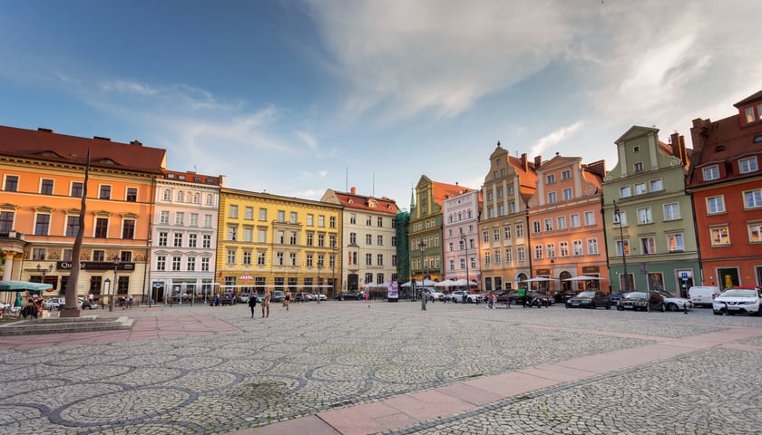 Pl. Solny we Wrocławiu to nie tylko ulica kwiatów, ale także restauracji, barów i kawiarni!