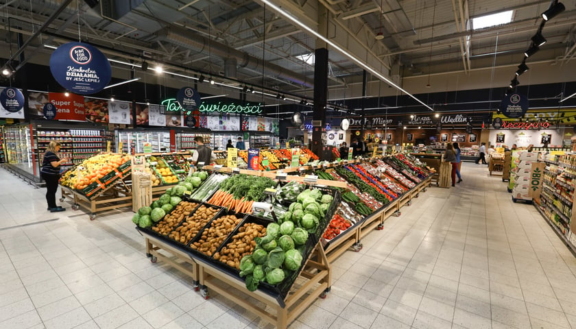 Tak wygląda jeden z najnowszych hipermarketów sieci Carrefour w Polsce. Jutro otwarcie kolejnego, w Alei Bielany pod Wrocławiem