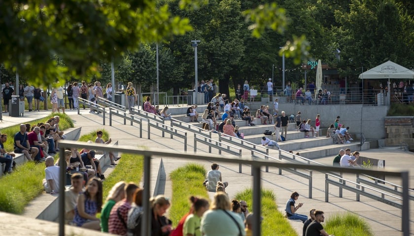 Понеділок, 15 серпня – це вихідний та святковий день