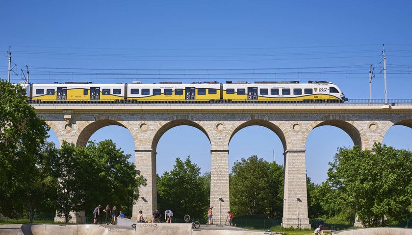 W maju 2022 Koleje Dolnośląskie obsłużyły prawie 1,5 mln pasażerów