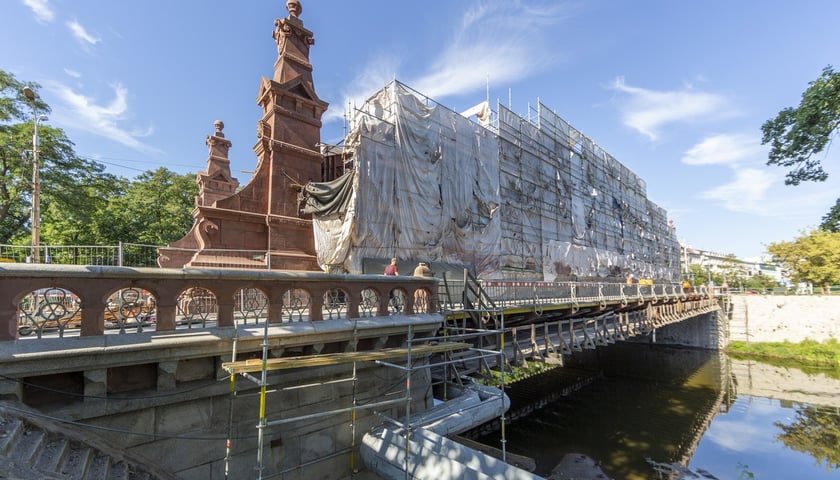 Kolory mostu Zwierzynieckiego zostały wybrane przez miejskiego konserwatora zabytków