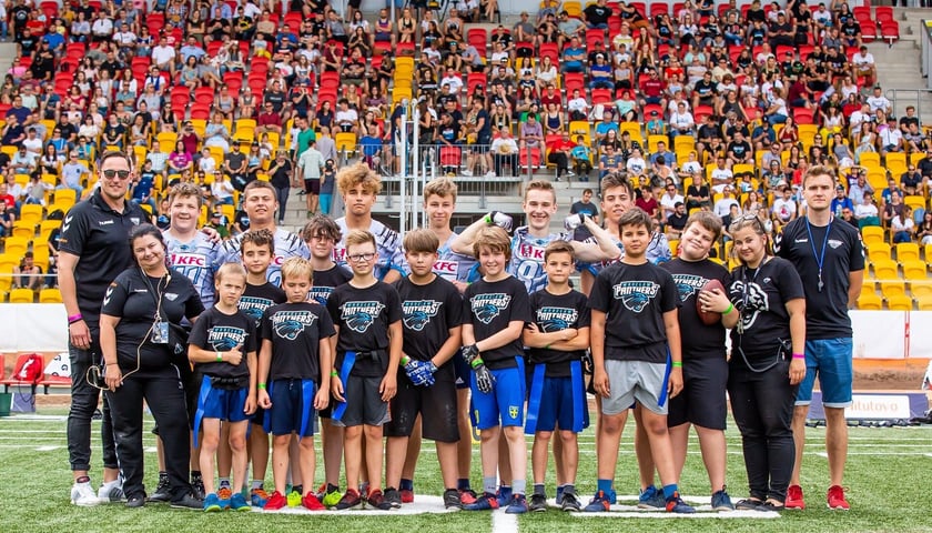 Klub liczy, że niektórzy uczestnicy zakochają się w sportach amerykańskich i dołączą do sekcji młodzieżowych Panthers. Na zdjęciu Panthers Minis.