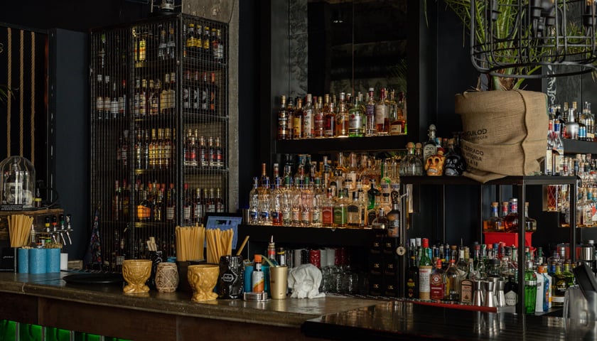 Rumbar to prawdziwy pub dla piratów! Wpadaj tu na drinka i rybę!