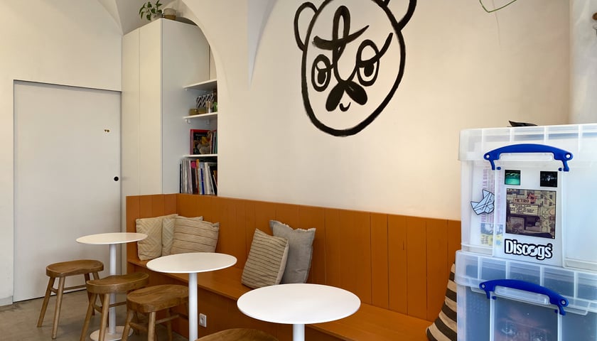 OTO Coffee Bar jest znany nie tylko z przepysznej kawy, ale i klimatu!