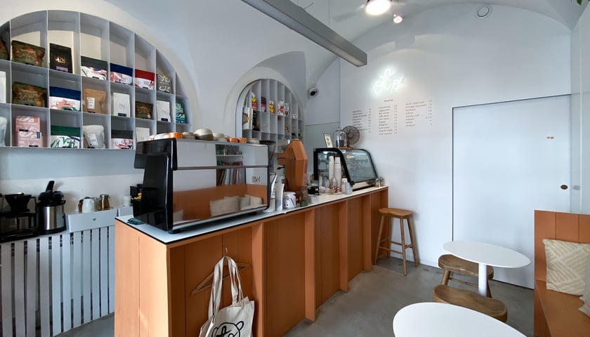 OTO Coffee Bar jest znany nie tylko z przepysznej kawy, ale i klimatu!