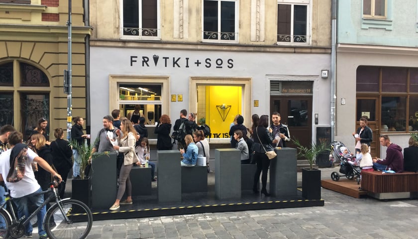 Frytki + SOS na św. Antoniego to jedna z frytkarnia w mieście.