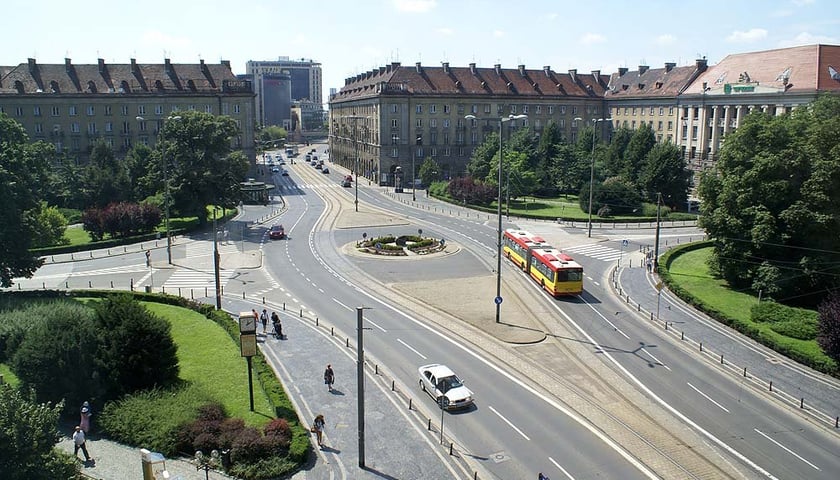 widok na południe wzdłuż ul. Świdnickiej