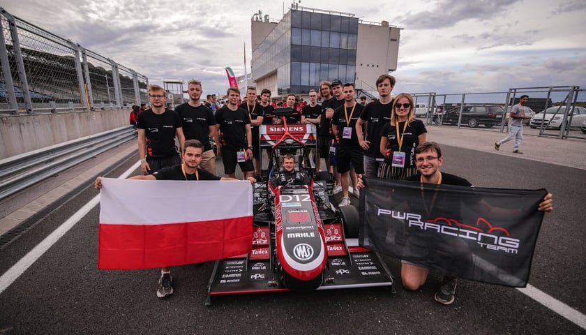 Załoga koła naukowego PWr Racing Team odwiedziła słynny węgierski tor Hungaroring