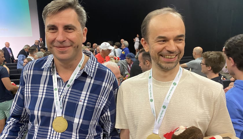 Krzysztof Buras (z lewej) i Piotr Lutostański - mistrzowie świata w brydżu sportowym w kategorii par open 