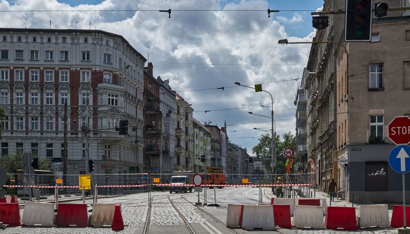 W najbliższy weekend kilka inwestycji wpłynie na kursowanie autobusów i tramwajów komunikacji miejskiej / zdjęcie ilustracyjne