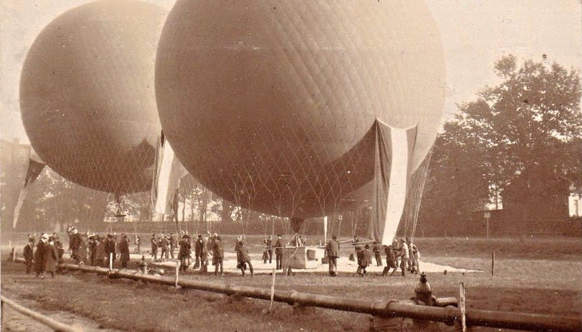 Loty balonem to jedna z atrakcji, którą wrocławianie - żyjący na początku XX wieku - uwielbiali 