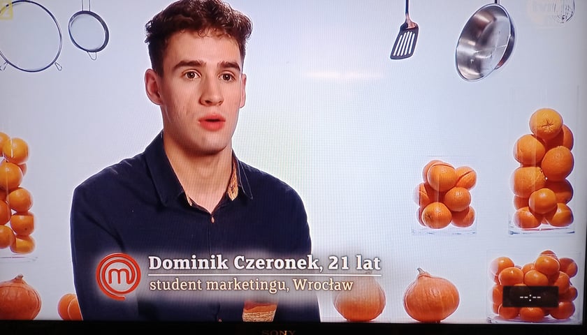 Dominik to student Wyższej Szkoły Bankowej we Wrocławiu. Teraz walczy o tytuł MasterChefa