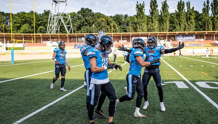 Choć sezon 2022 nie był dla Panthers udany, wrocławianie zakończyli go z wysoko podniesionymi głowami. Podopieczni trenera Jakuba Samela na murawie Stadionu Olimpijskiego rozbili pretendentów do mistrzowskiego tytułu