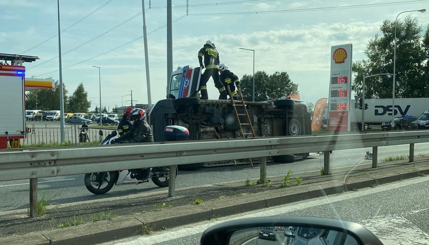 Do wypadku doszło w godzinach  szczytu, w Długołęce