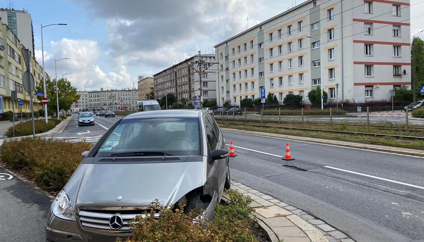 Wypadek samochodowy na ul. Grabiszyńskiej