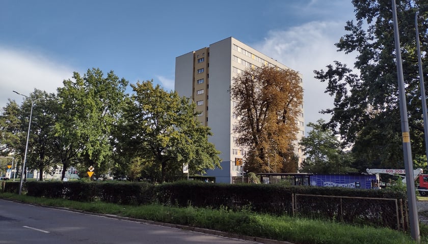 W akademiku Ślężak (na zdjęciu) przy rogu Ślężnej i Kamiennej jest 408 miejsc. Zamieszkają w nim studenci Uniwersytetu Ekonomicznego we Wrocławiu.