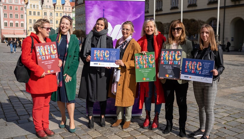 na zdjęciu organizatorzy XIV Kongresu Kobiet zapraszają do udziału w tegorocznym wydarzeniu