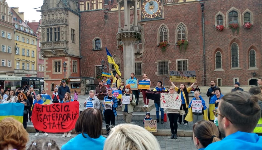 Na zdjęciu demonstracja antywojenna we Wrocławiu z dnia 24 lutego 2022. Zdjęcie ilustracyjne