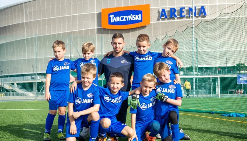 Na zdjęciu zespół piłkarski chłopców