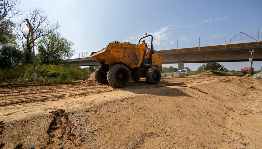 Na zdjęciu powstający odcinek Wschodniej Obwodnicy Wrocławia pomiędzy Łanami i Długołęką