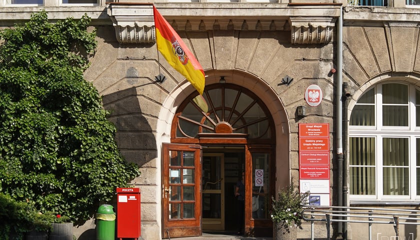 wejście do COM przy ul. Zapolskiej