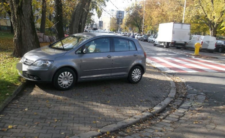 Oto zdjęcia "mistrzów parkowania" z Wrocławia