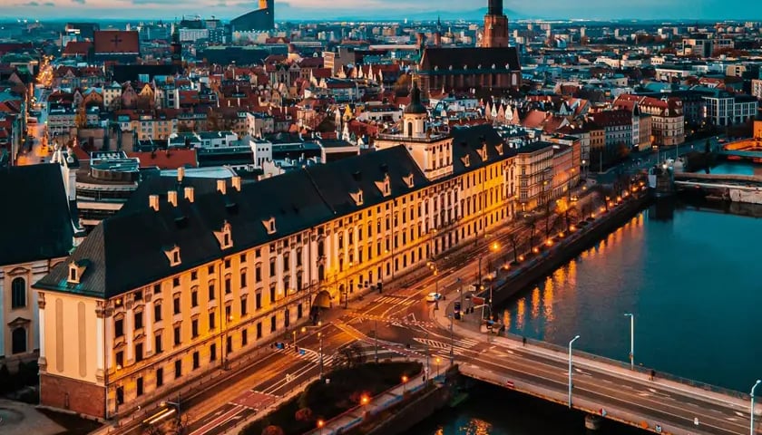 Wrocław, zdjęcie z drona autorstwa LadyDrone.pl