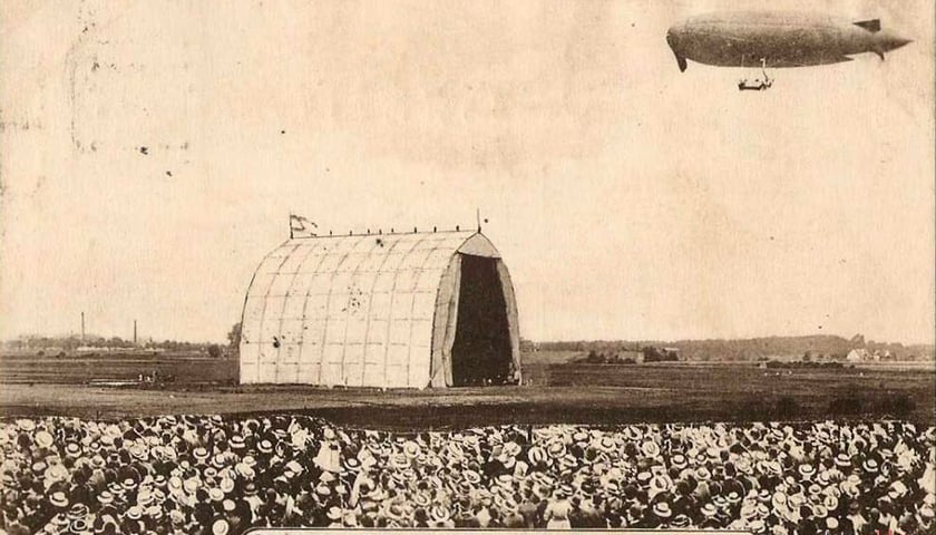 Zeppelin na Gądowie Małym w 1910 roku. Źródło: fotopolska.eu