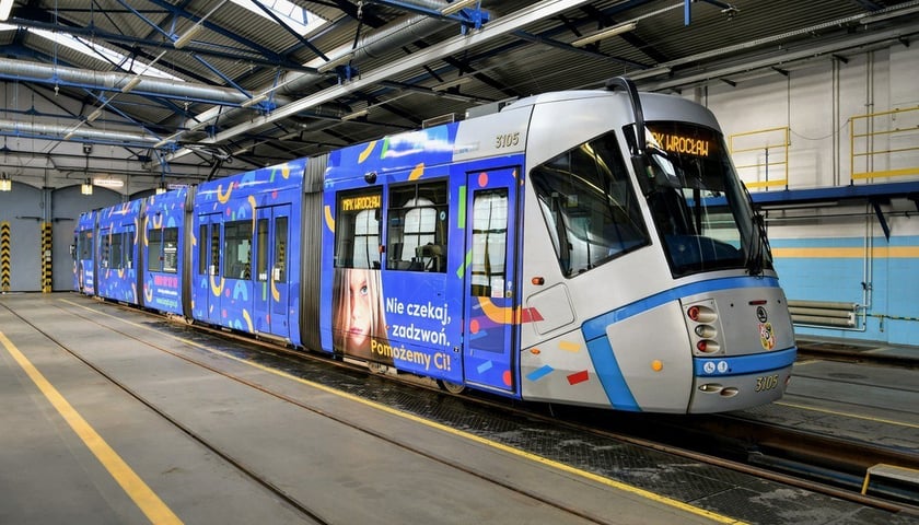 Tramwaj z telefonem zaufania będzie jeździł po Wrocławiu