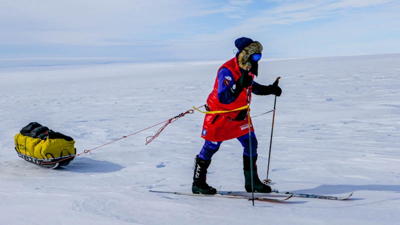 Powiększ obraz: Mateusz Waligóra podczas wyprawy na biegun południowy