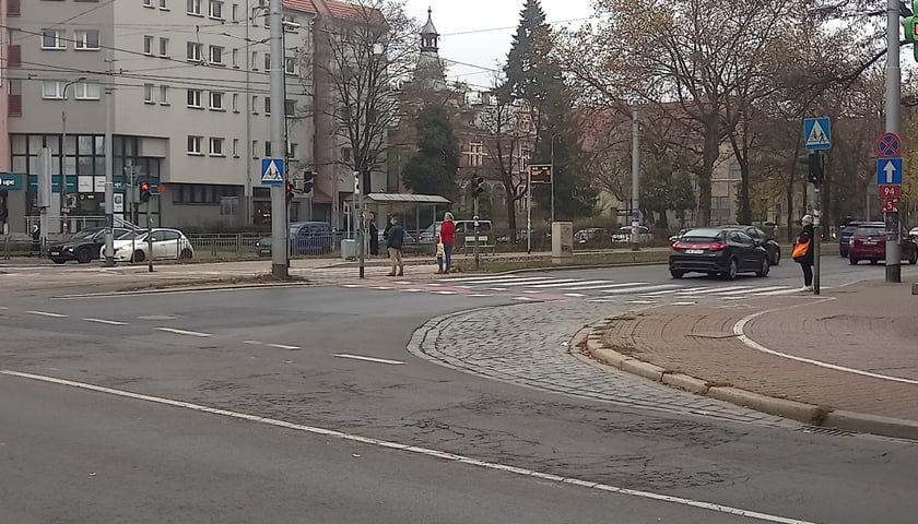 Na zdjęciu skrzyżowanie ulicy Powstańców Śląskich z Hallera