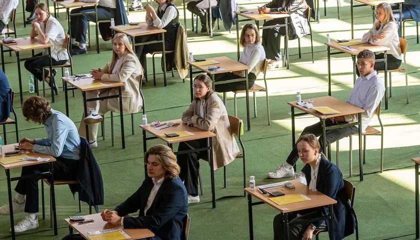 Na zdjęciu maturzyści z Wrocławia podczas egzaminu w 2022 roku