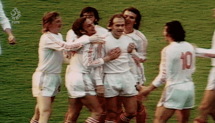 Na zdjęciu Grzegorz Lato i reprezentacja Polski podczas meczu z Argentyną na MŚ 1974