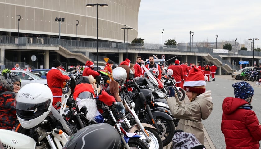 Na zdjęciu: Moto Mikołaje pod Tarczyński Arena