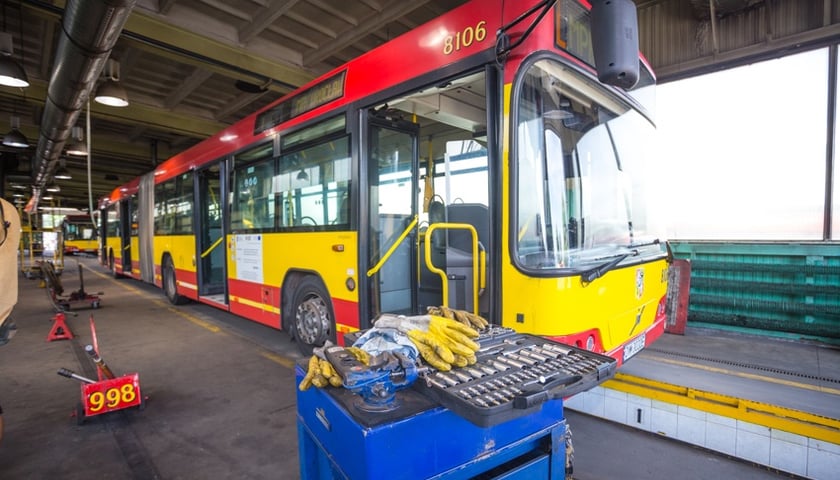 Zobaczcie procedury bezpieczeństwa w zajezdni autobusowej MPK [ZDJĘCIA, WIDEO]