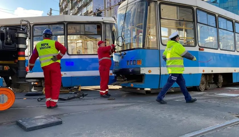 Na zdjęciu (ilustracyjnym): wykolejenie tramwaju