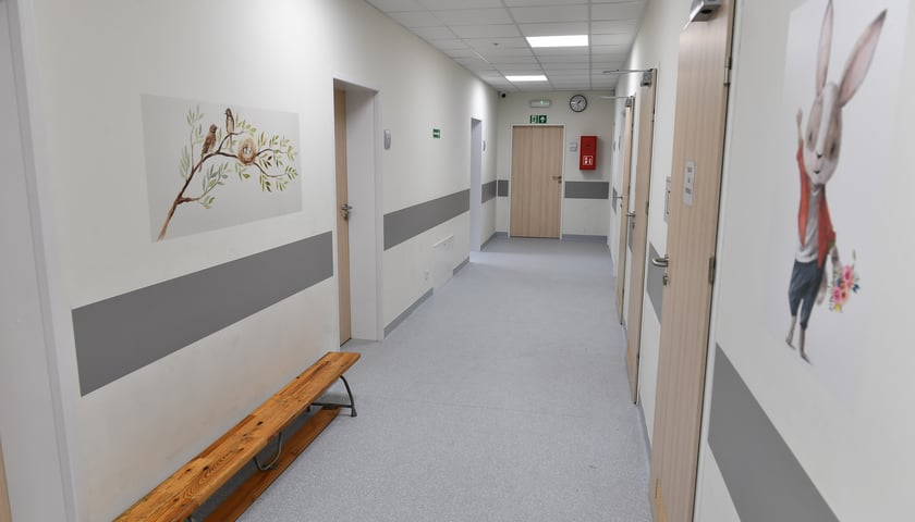 Na zdjęciu: korytarz w Centrum Neuropsychiatrii NEUROMED na Popowicach
