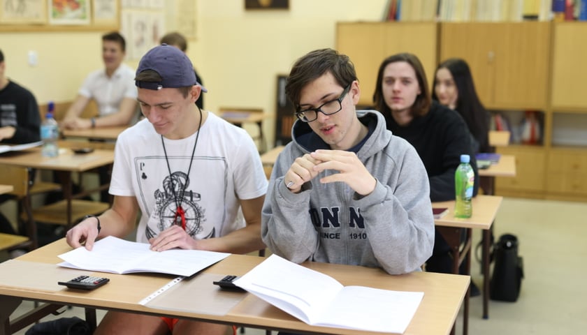 Na zdjęciu: uczniowie z XV LO we Wrocławiu