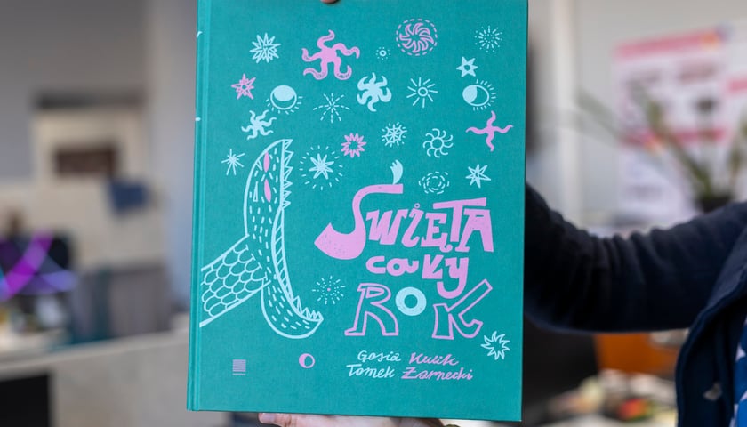 Na zdjęciu okładka książki „Święta cały rok”, którą wygracie w konkursie we wroclaw.pl
