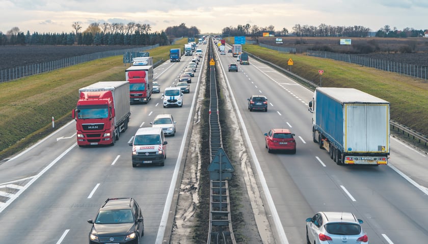 Na zdjęciu ilustracyjnym: samochody na A4