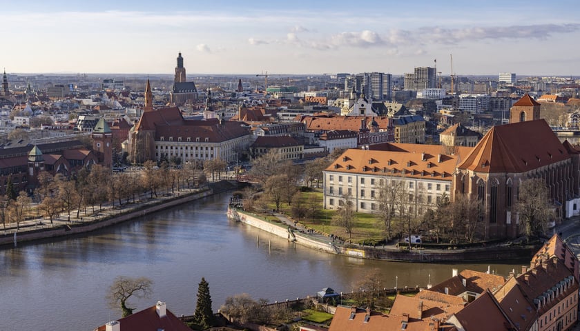 Na zdjęciu widok na Wrocław z Katedry na Ostrowie Tumskim  (zdjęcie ilustracyjne)