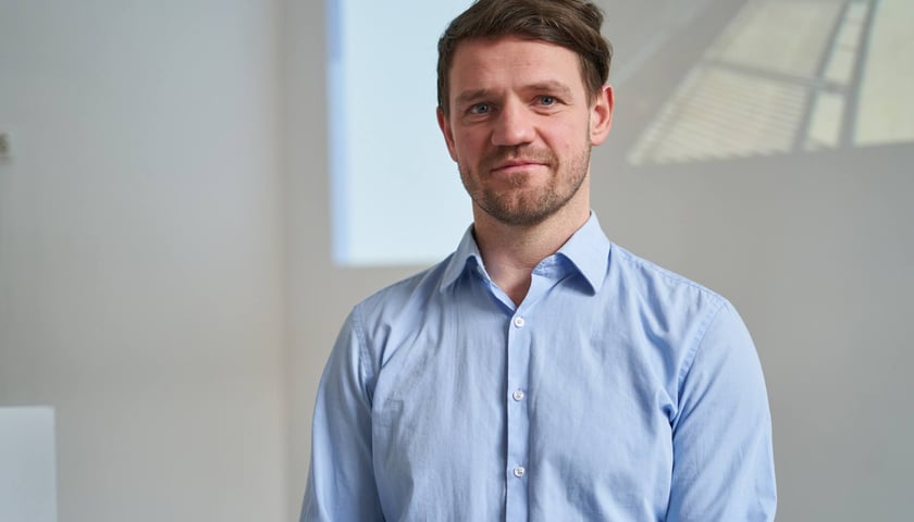 Na zdjęciu Daniel Chojnacki, oficer rowerowy Wrocławia w latach 2007-2022